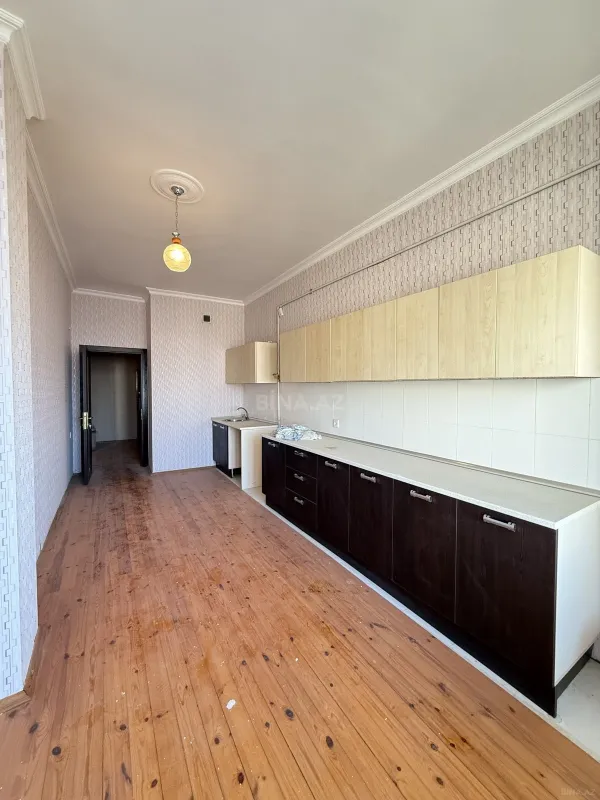 Satılır 2 otaqlı mənzil 102 m²