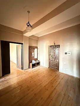 Satılır 2 otaqlı mənzil 102 m²