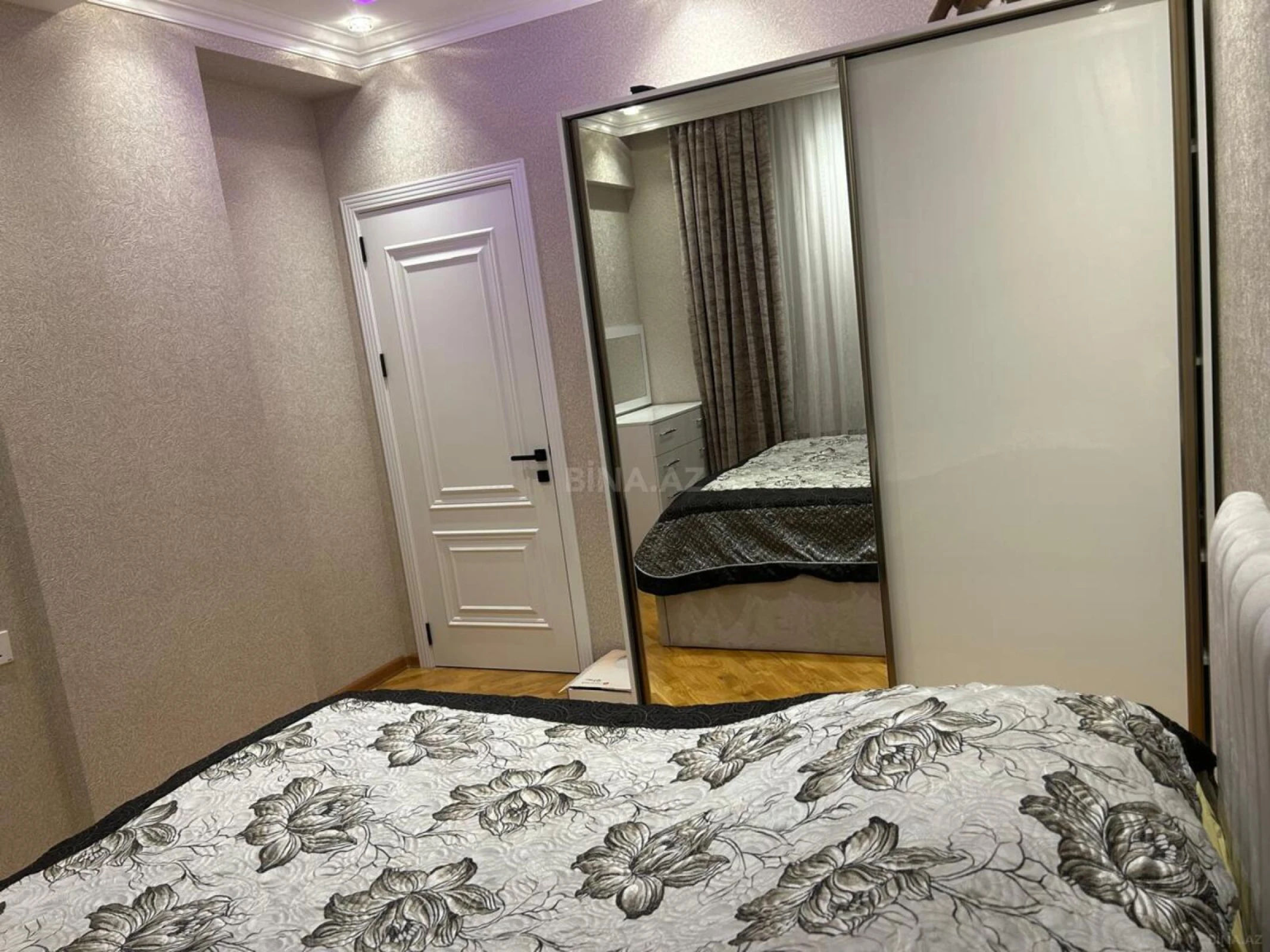 Satılır 3 otaqlı mənzil 110 m²