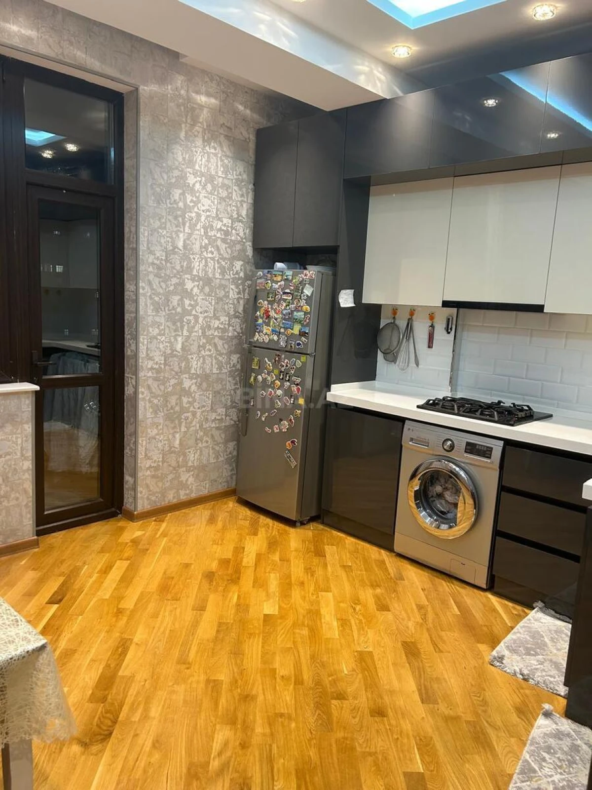 Satılır 3 otaqlı mənzil 110 m²
