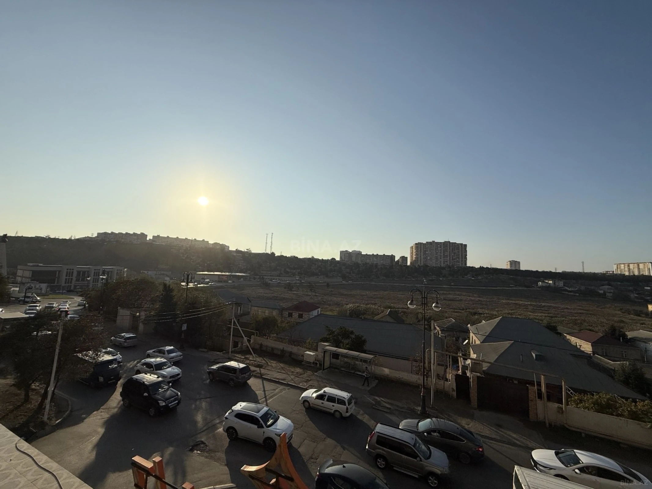 Satılır 4 otaqlı mənzil 136 m²