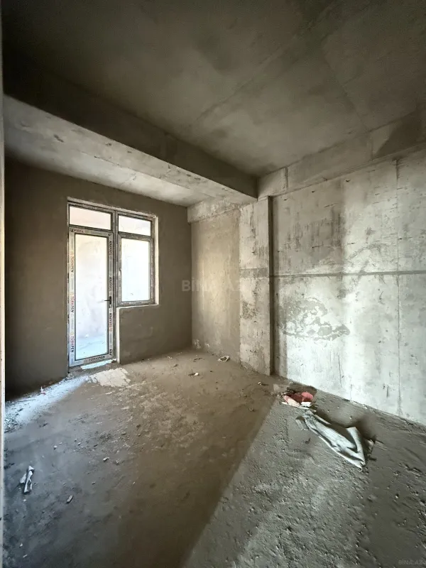 Satılır 4 otaqlı mənzil 136 m²