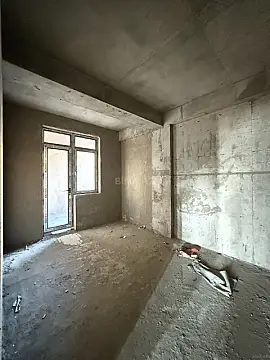 Satılır 4 otaqlı mənzil 136 m²