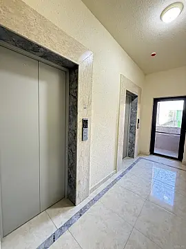 Satılır 4 otaqlı mənzil 136 m²