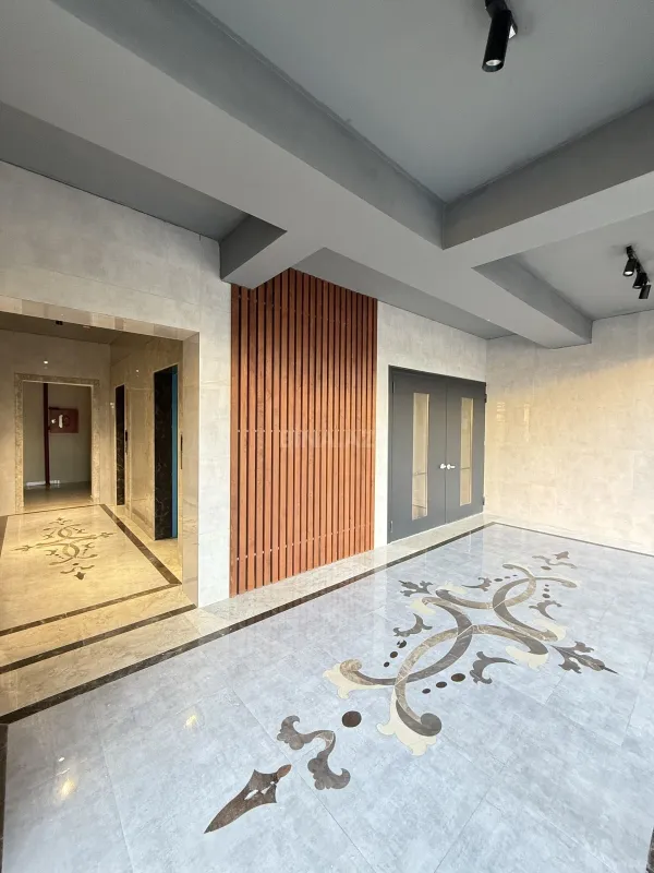 Satılır 4 otaqlı mənzil 136 m²