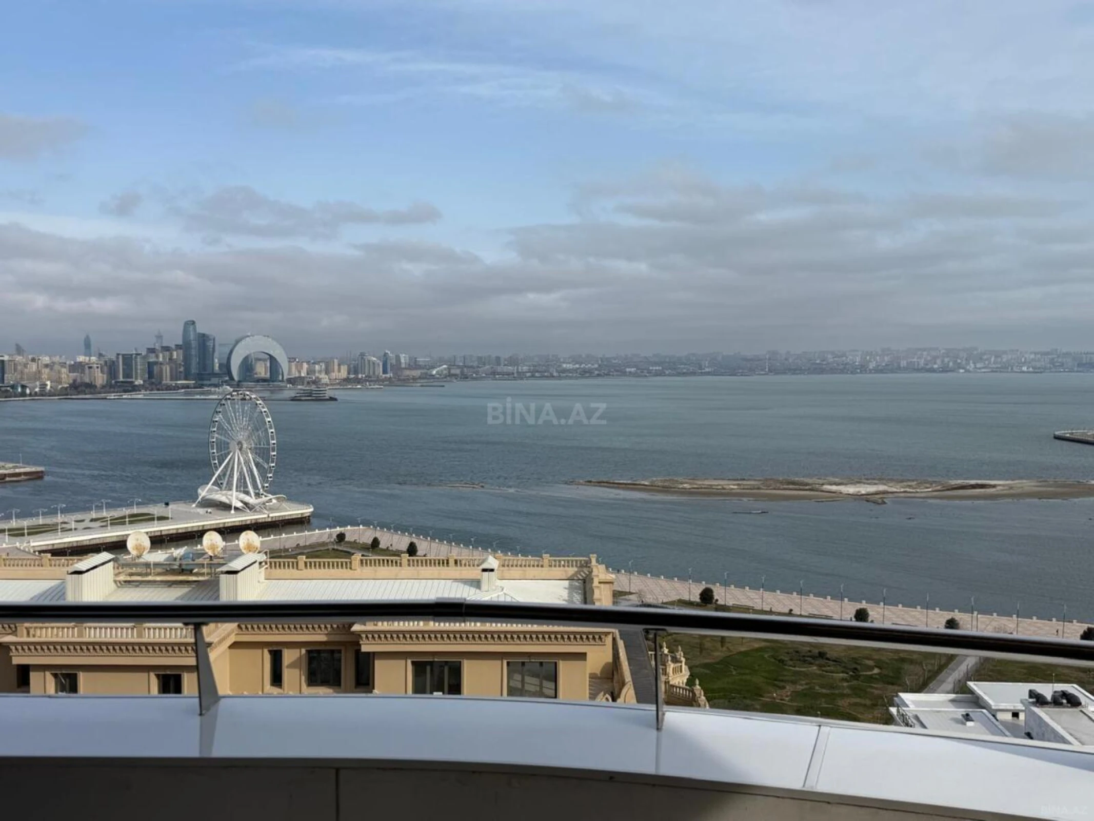 Satılır 5 otaqlı mənzil 231 m²