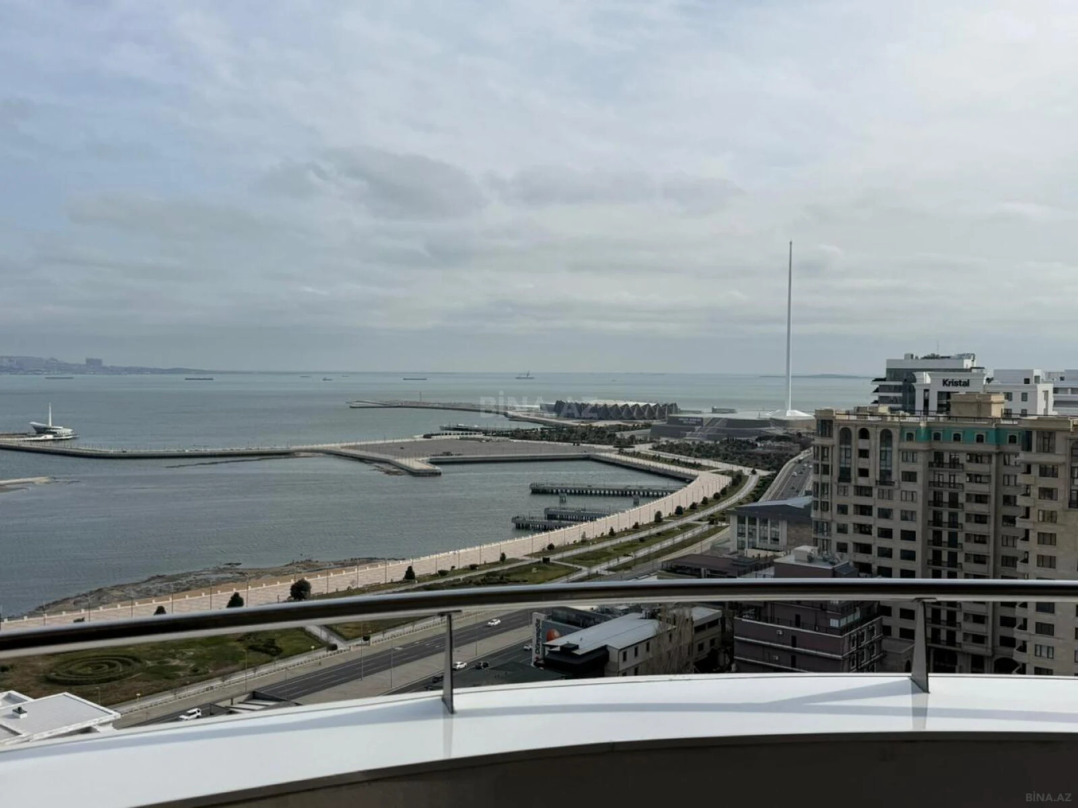 Satılır 5 otaqlı mənzil 231 m²