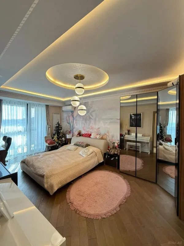 Satılır 5 otaqlı mənzil 231 m²
