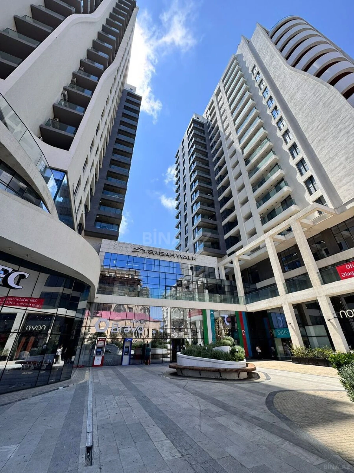 Satılır 5 otaqlı mənzil 231 m²