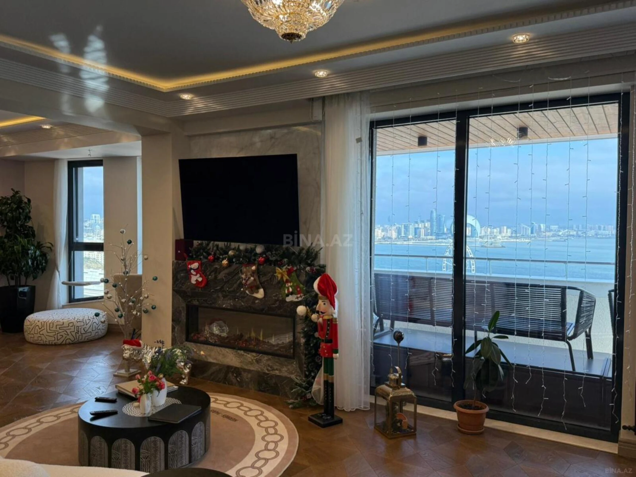 Satılır 5 otaqlı mənzil 231 m²