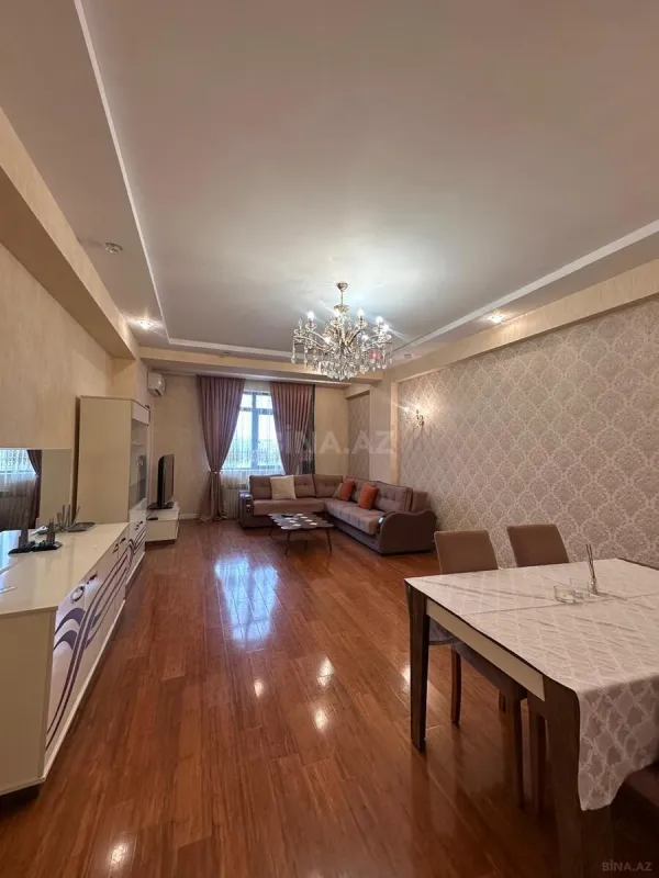 Satılır 4 otaqlı mənzil 184 m²
