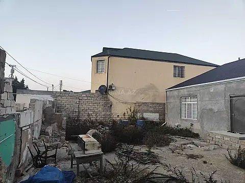 Satılır 4 otaqlı həyət evi 100 m²