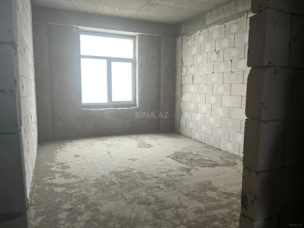 Satılır 3 otaqlı mənzil 135 m²