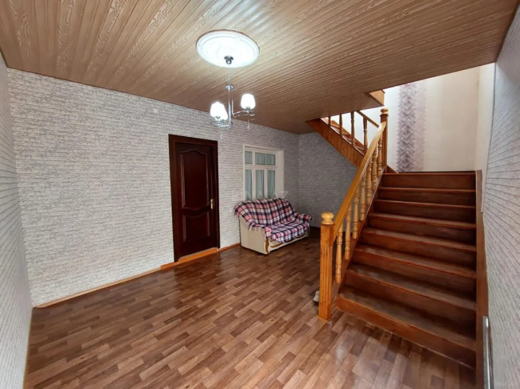Satılır 7 otaqlı həyət evi 210 m²