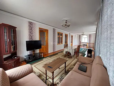 Satılır 7 otaqlı həyət evi 210 m²