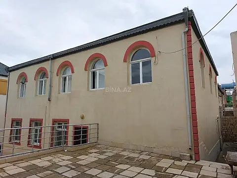 Satılır 7 otaqlı həyət evi 210 m²