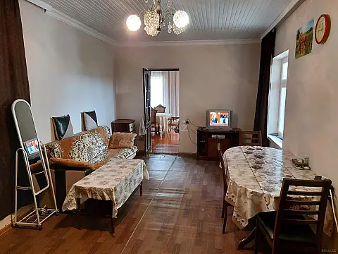 Satılır 7 otaqlı həyət evi 210 m²