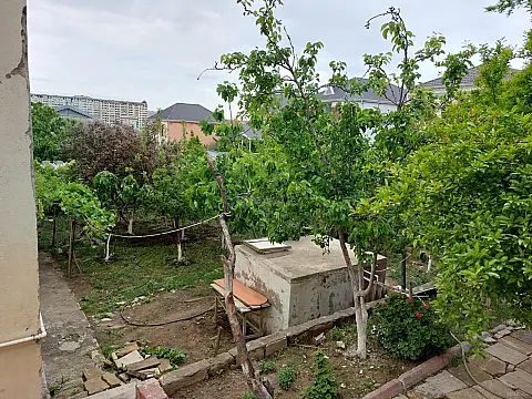 Satılır 7 otaqlı həyət evi 210 m²