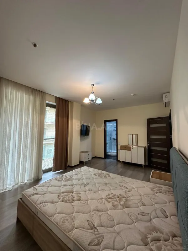 Kirayə verilir 3 otaqlı mənzil 125 m²