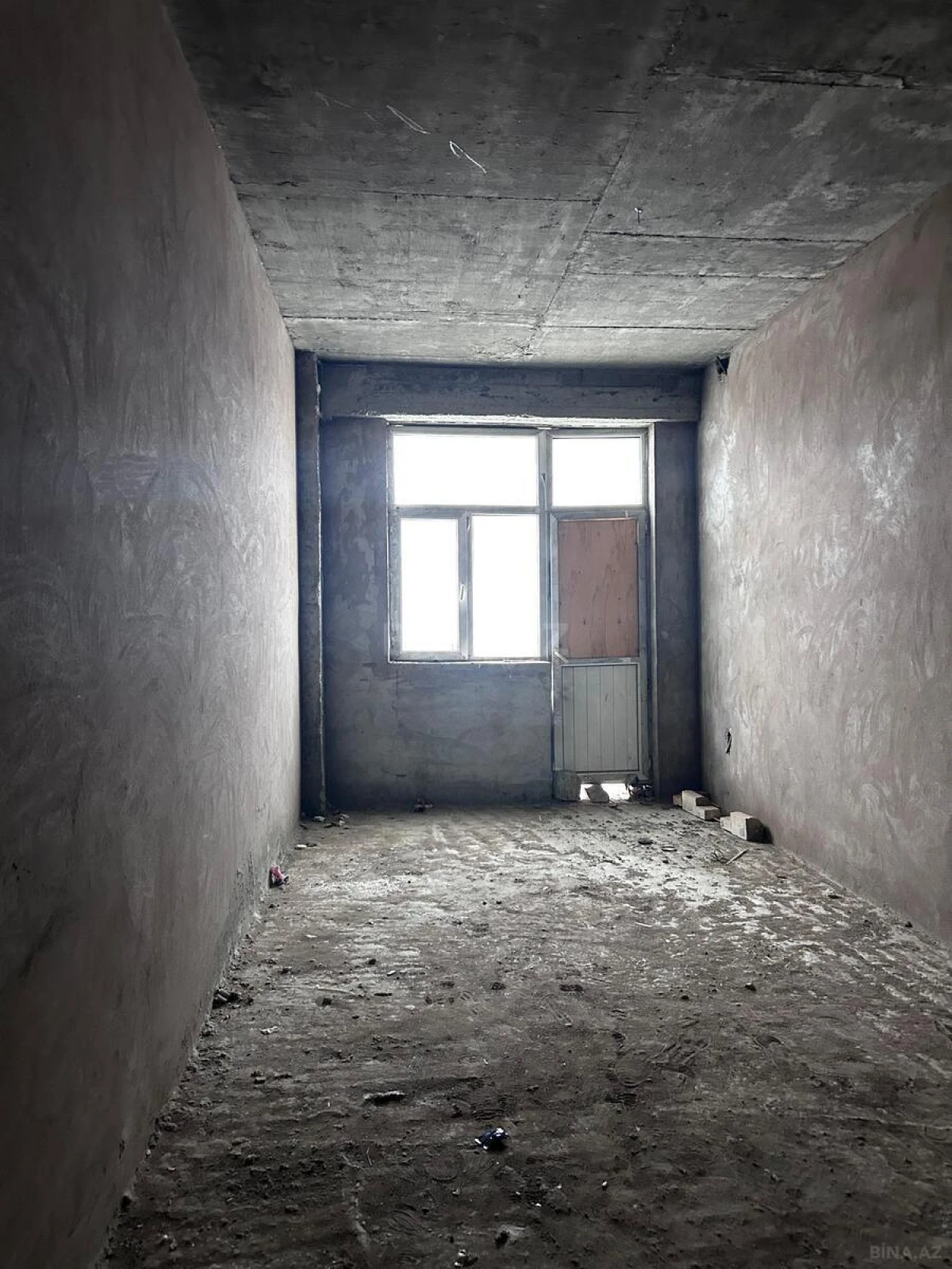 Satılır 3 otaqlı mənzil 158 m²