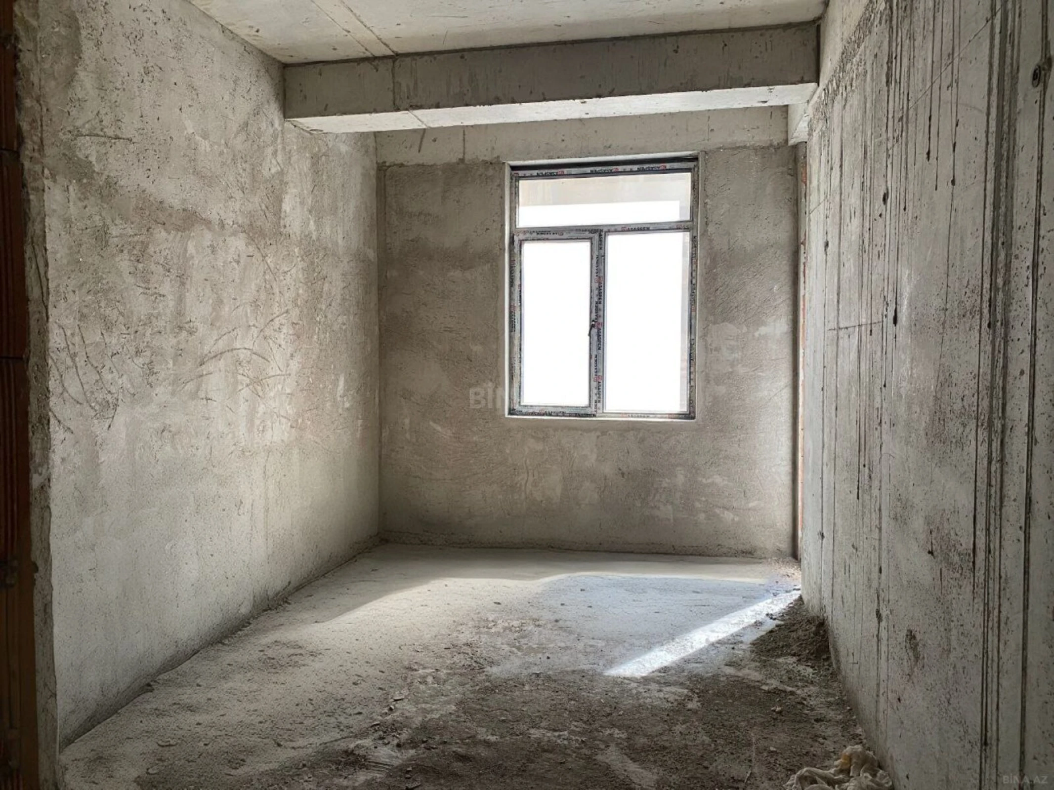Satılır 3 otaqlı mənzil 170 m²