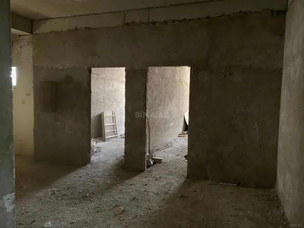 Satılır 3 otaqlı mənzil 170 m²