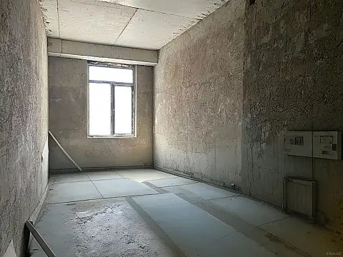 Satılır 3 otaqlı mənzil 170 m²