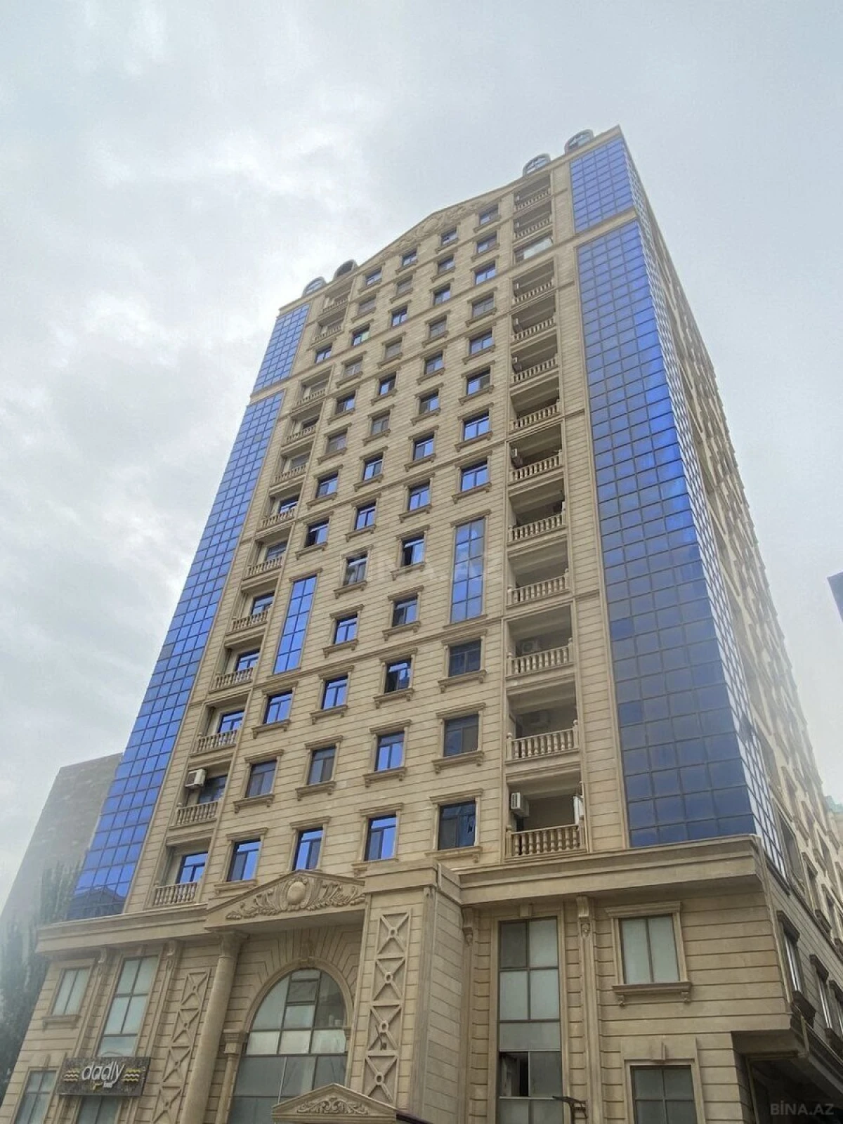 Satılır 3 otaqlı mənzil 170 m²