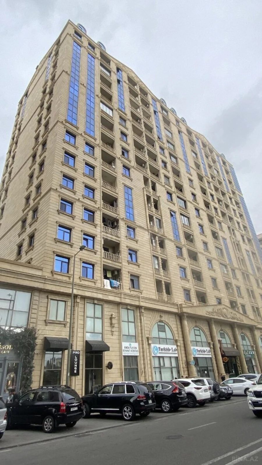 Satılır 3 otaqlı mənzil 170 m²