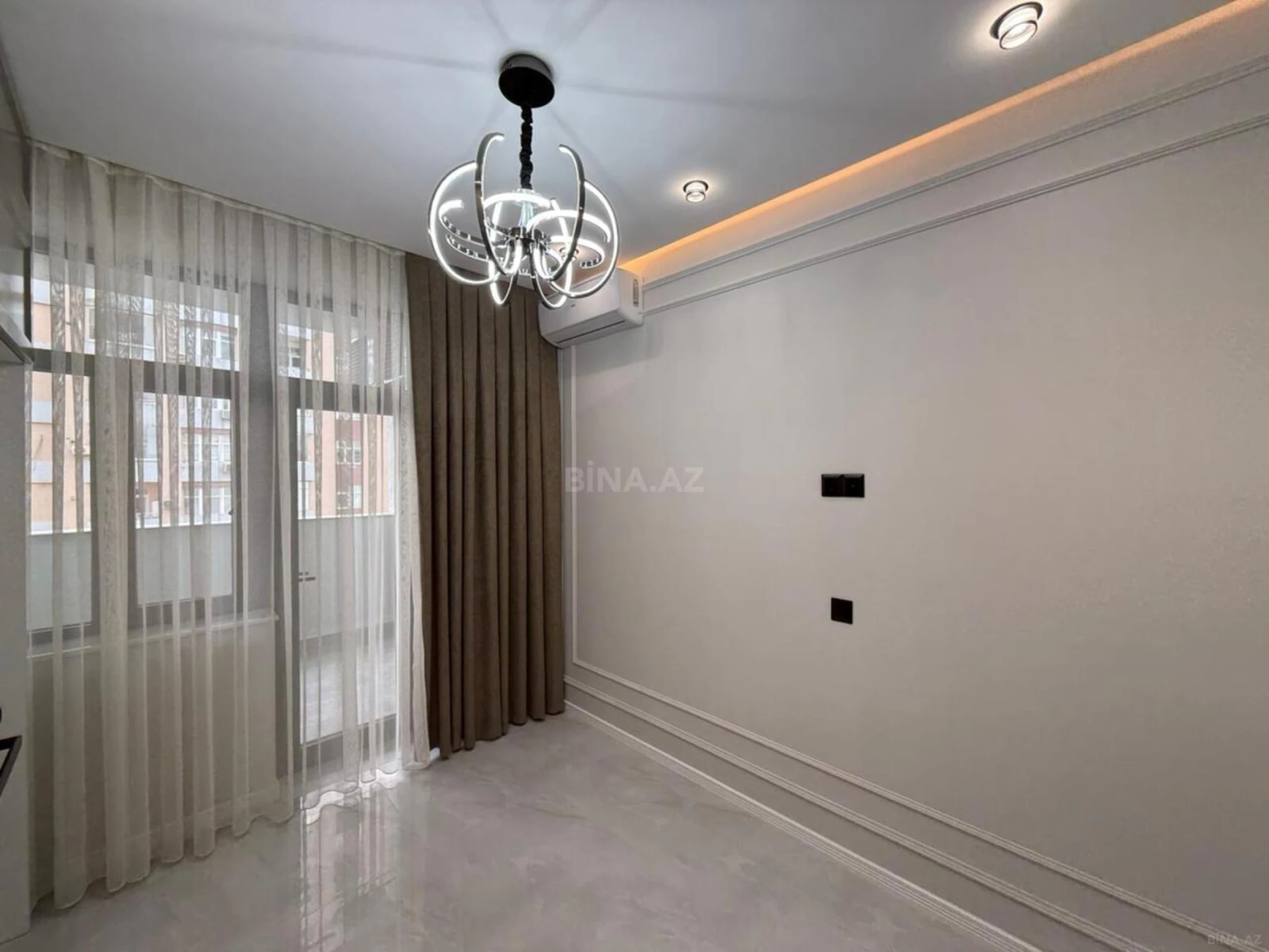 Satılır 2 otaqlı mənzil 84 m²
