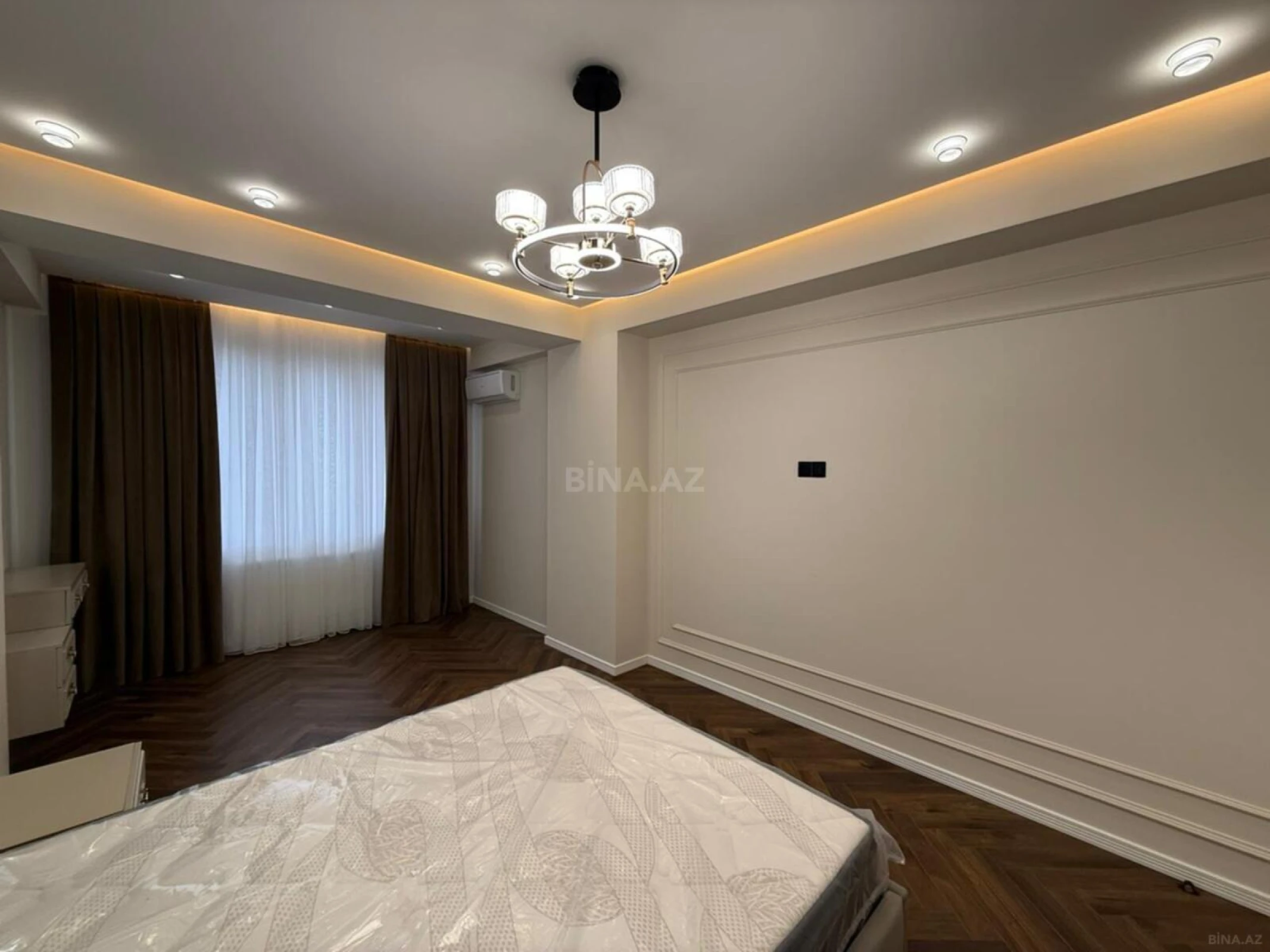 Satılır 2 otaqlı mənzil 84 m²