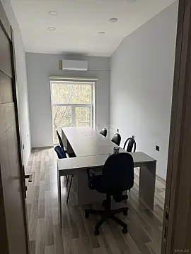 Kirayə verilir 3 otaqlı ofis 65 m²