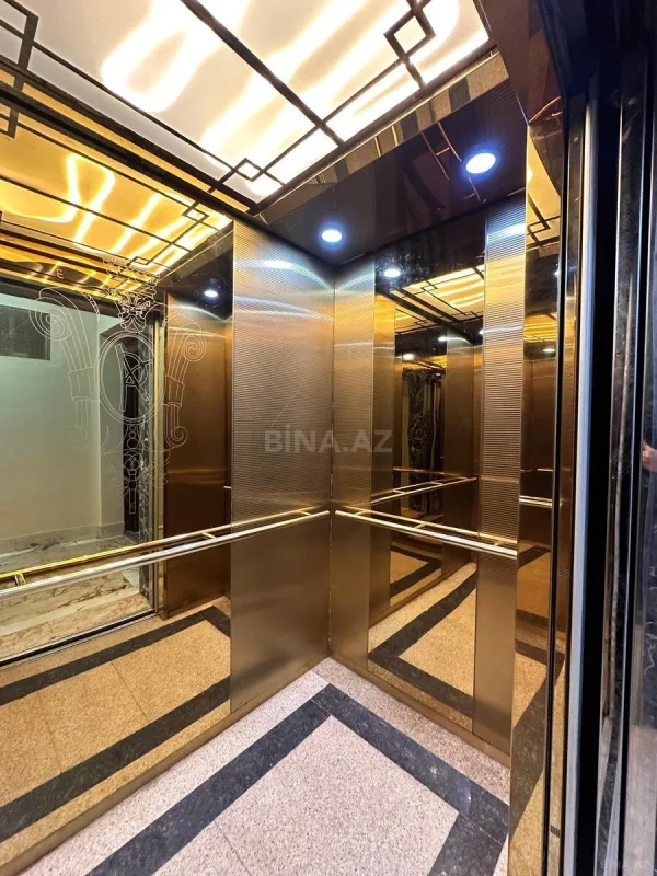 Satılır 4 otaqlı mənzil 200 m²