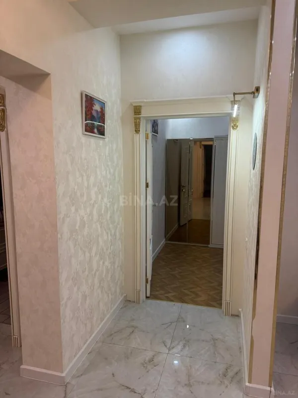 Satılır 3 otaqlı mənzil 110 m²