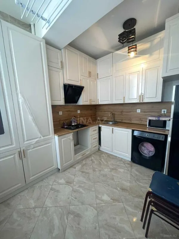 Satılır 3 otaqlı mənzil 110 m²