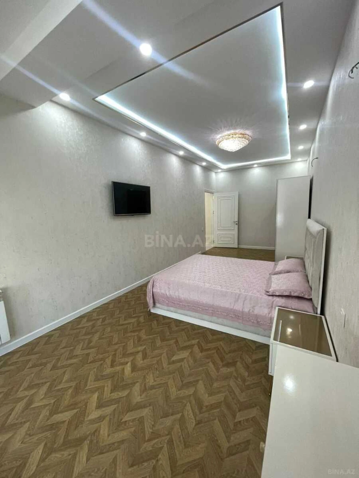 Satılır 3 otaqlı mənzil 110 m²