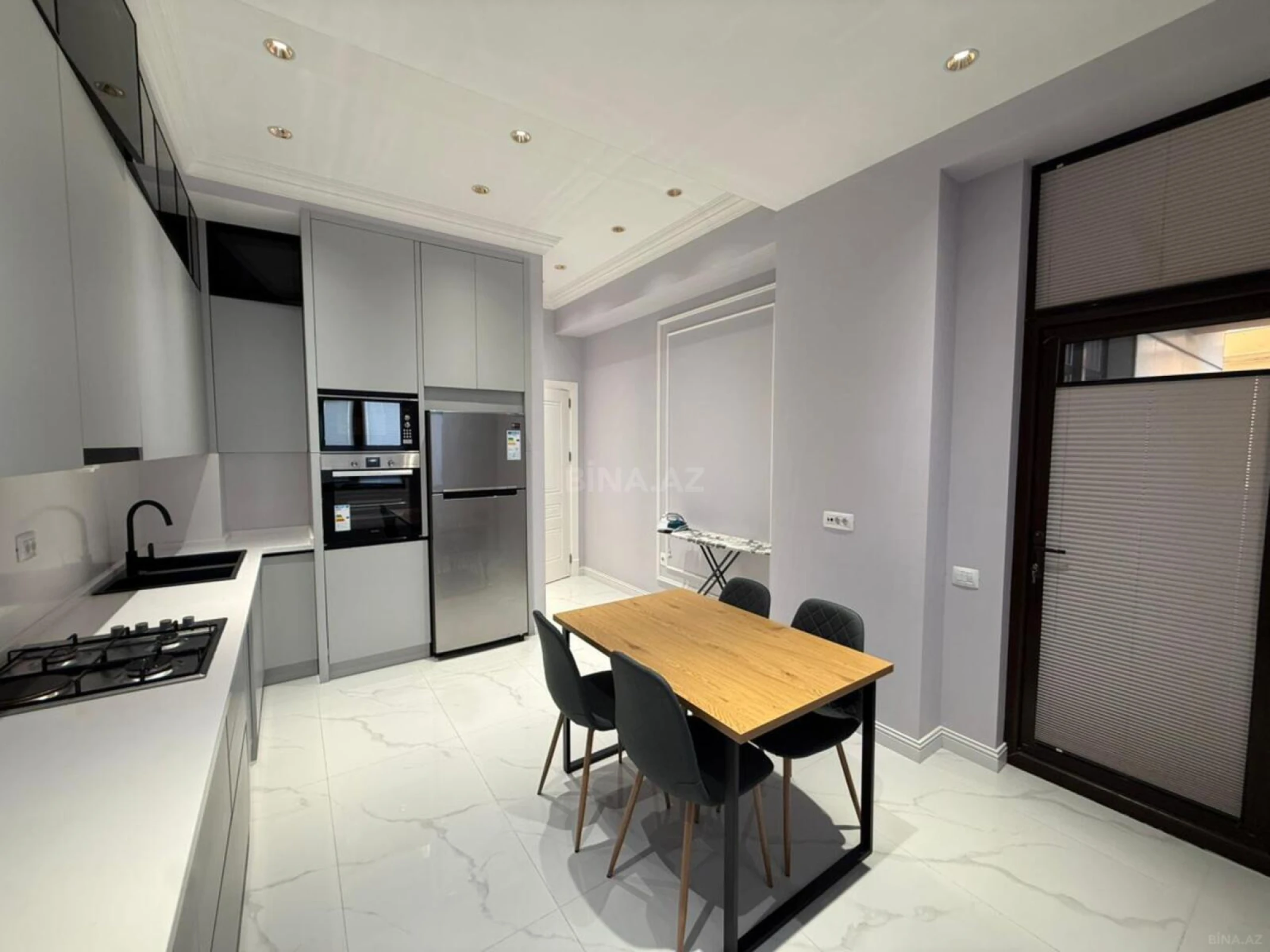 Kirayə verilir 3 otaqlı mənzil 140 m²