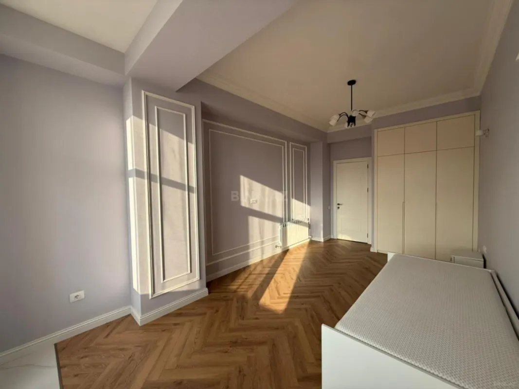 Kirayə verilir 3 otaqlı mənzil 140 m²