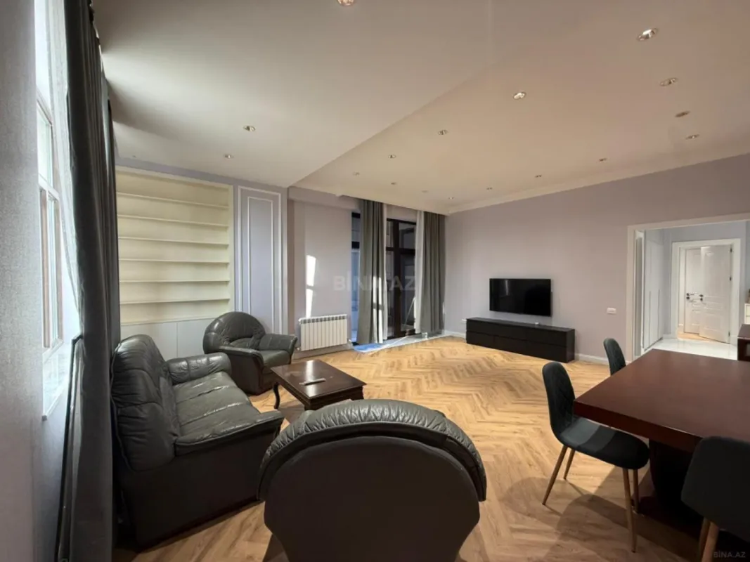 Kirayə verilir 3 otaqlı mənzil 140 m²