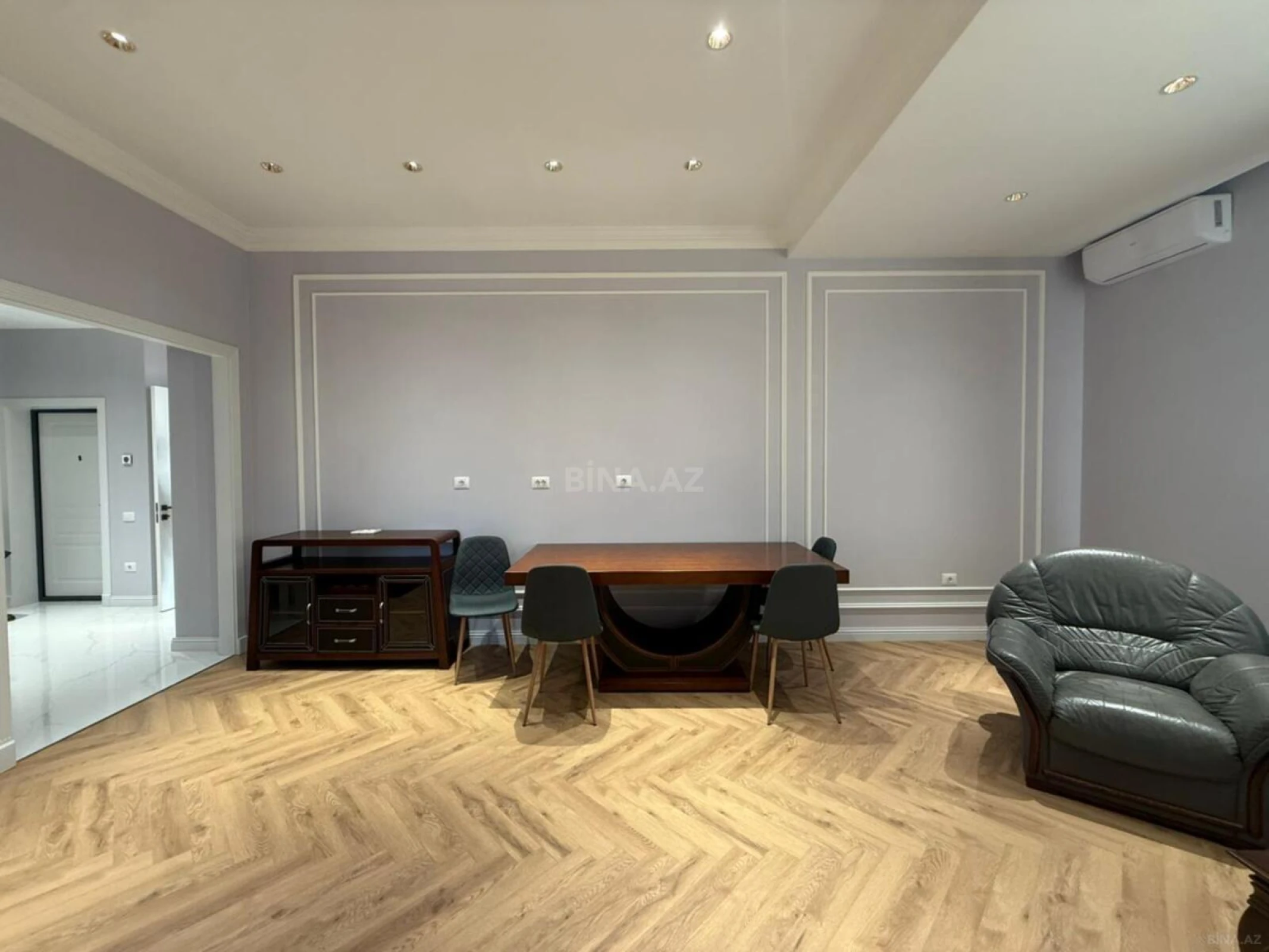 Kirayə verilir 3 otaqlı mənzil 140 m²