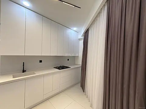 Satılır 3 otaqlı mənzil 118 m²