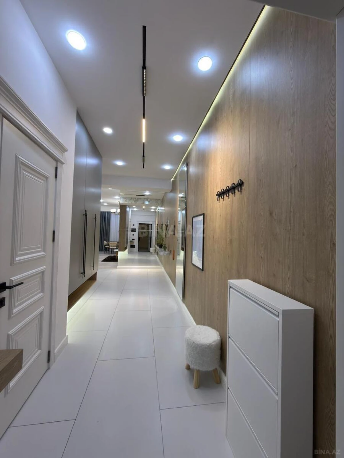 Satılır 3 otaqlı mənzil 118 m²