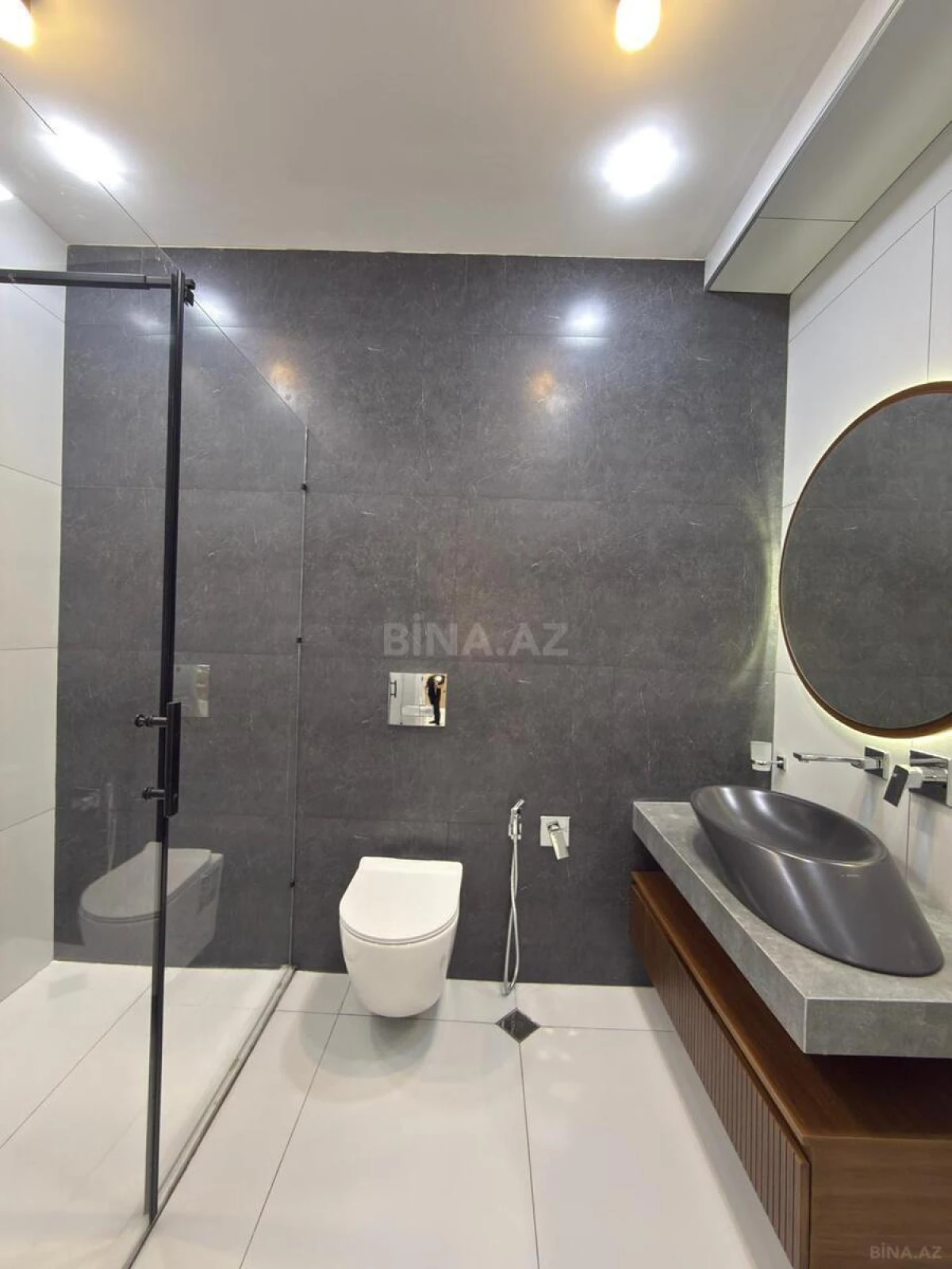 Satılır 3 otaqlı mənzil 118 m²