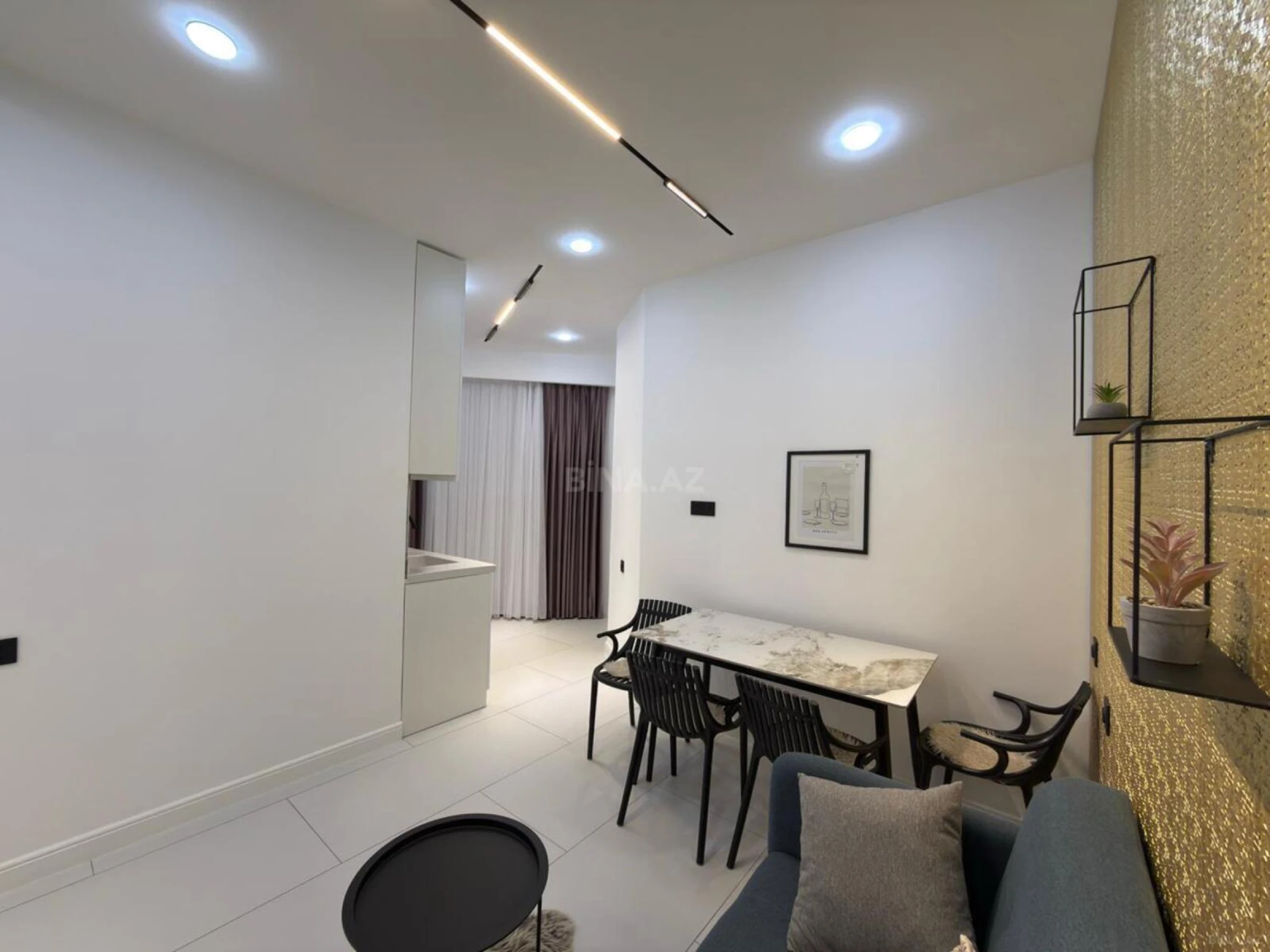Satılır 3 otaqlı mənzil 118 m²