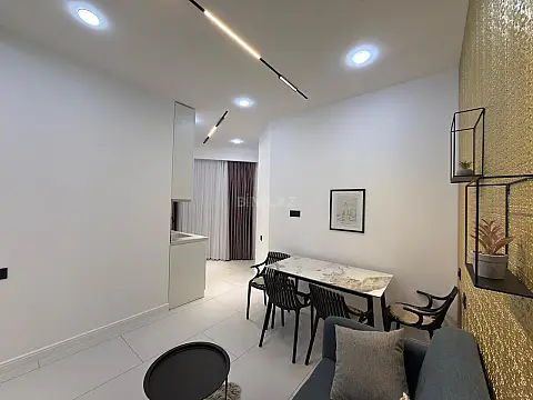 Satılır 3 otaqlı mənzil 118 m²