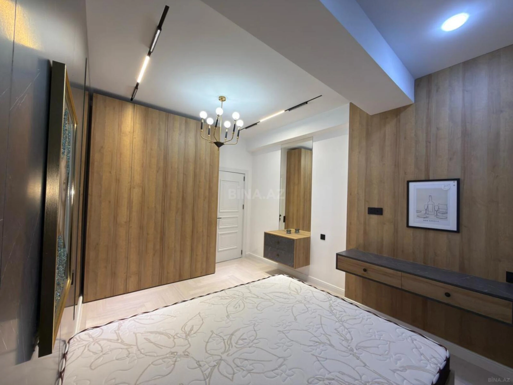 Satılır 3 otaqlı mənzil 118 m²