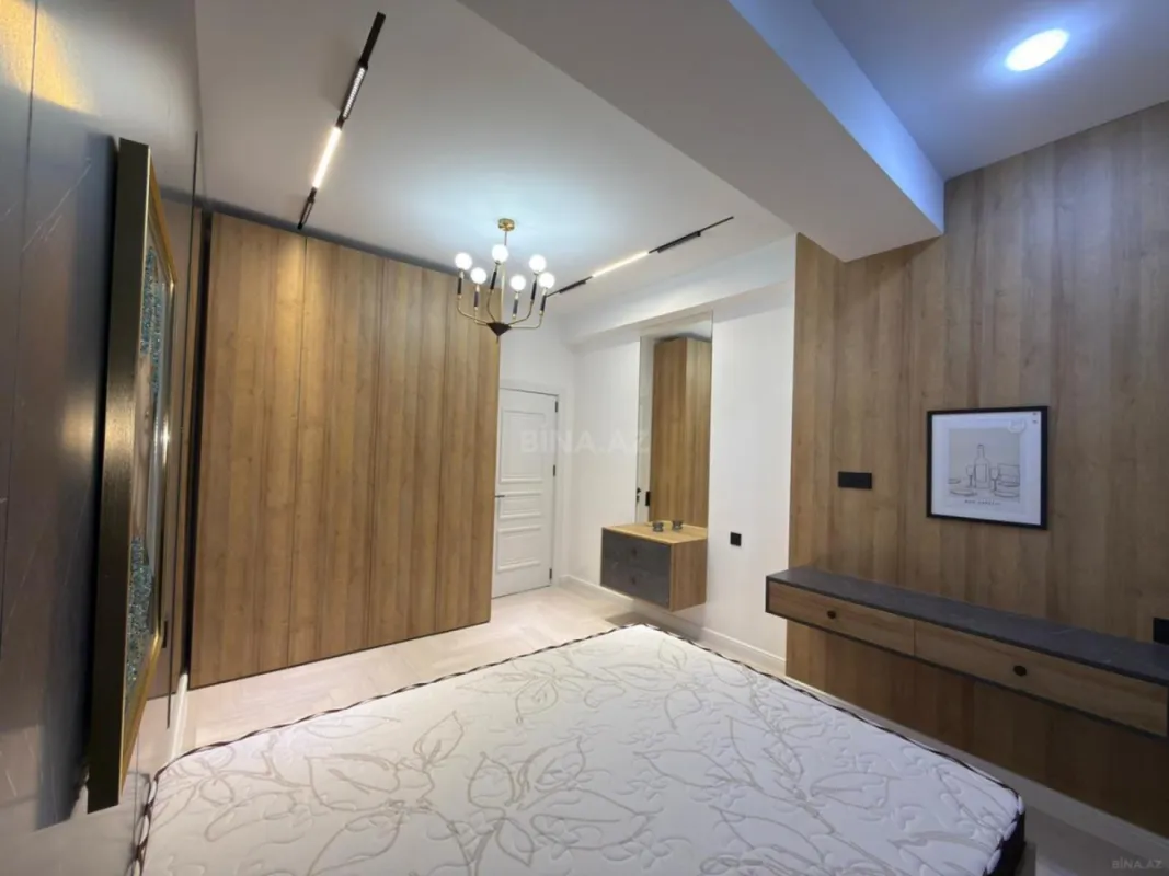 Satılır 3 otaqlı mənzil 118 m²