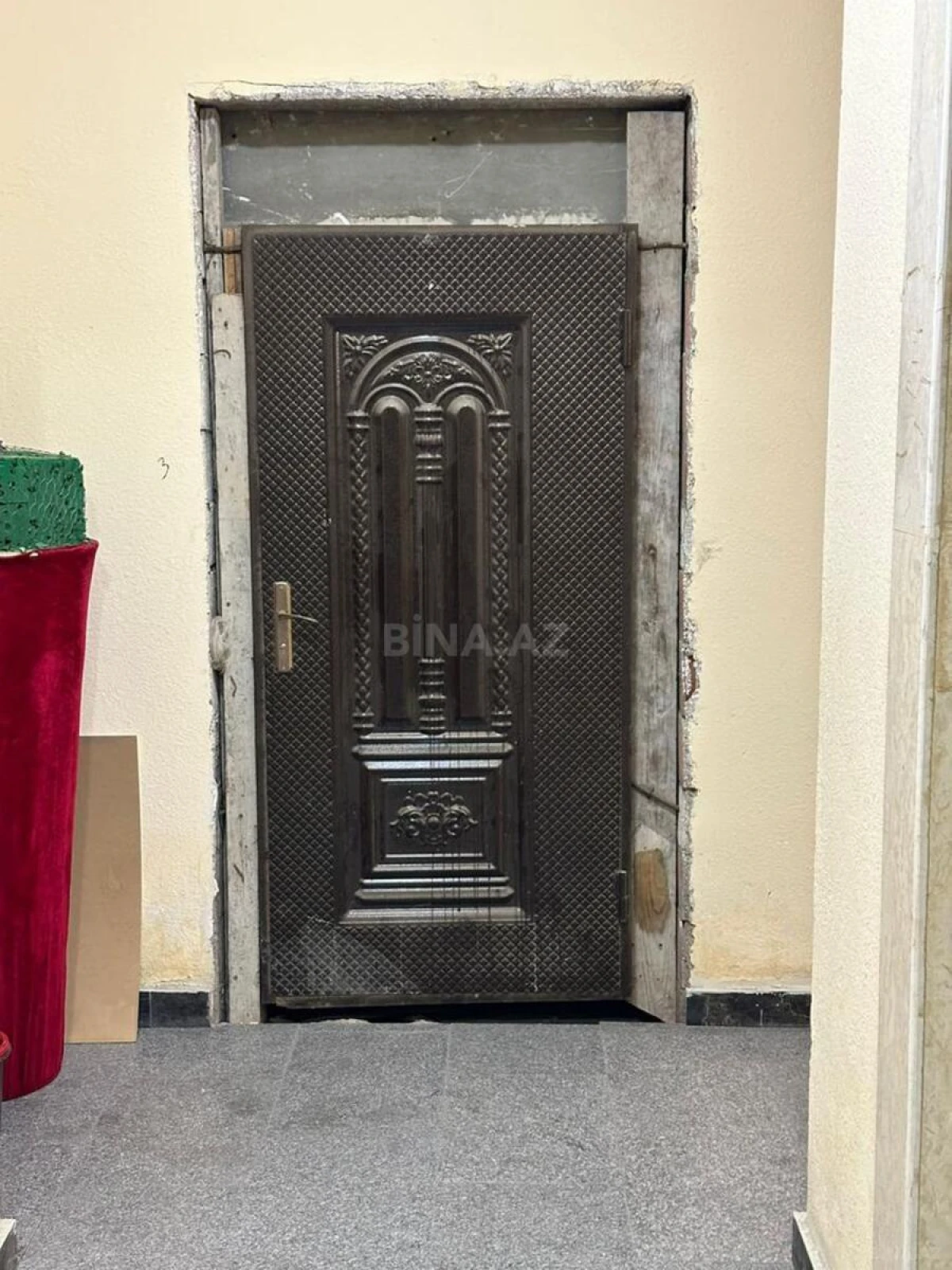 Satılır 5 otaqlı mənzil 296 m²