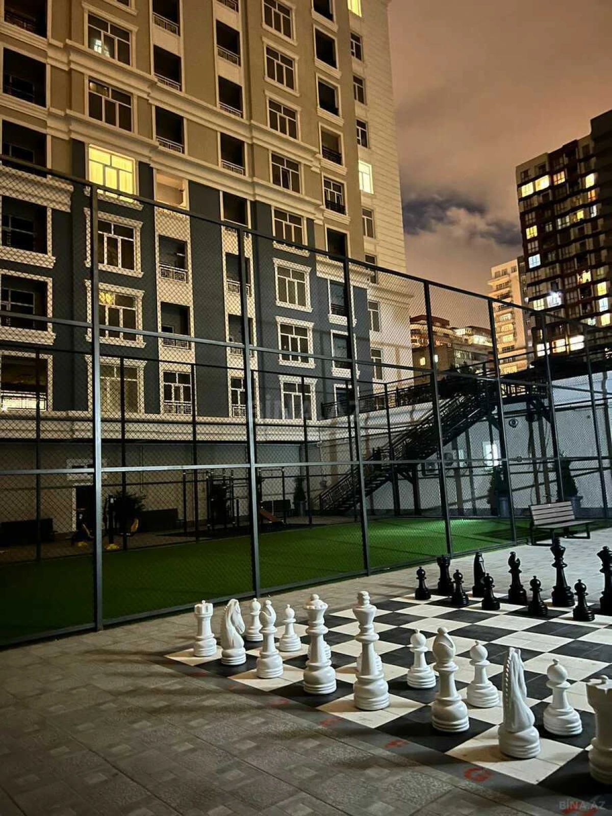 Kirayə verilir 3 otaqlı mənzil 120 m²