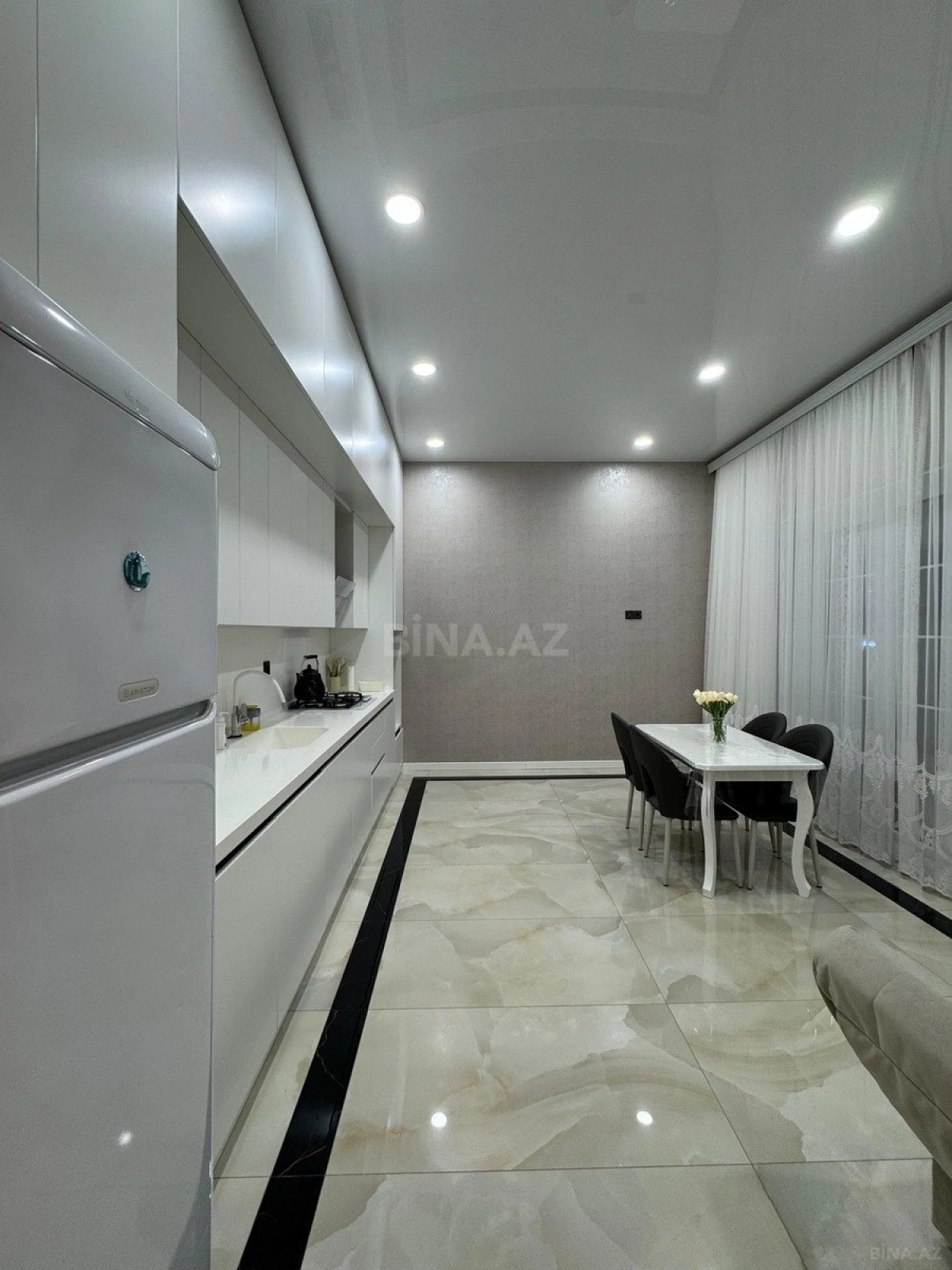 Kirayə verilir 4 otaqlı həyət evi 200 m²
